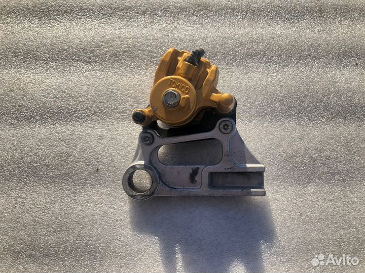 Kawasaki Z1000 2006 задний суппорт