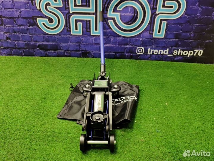 Домкрат 2 т новый