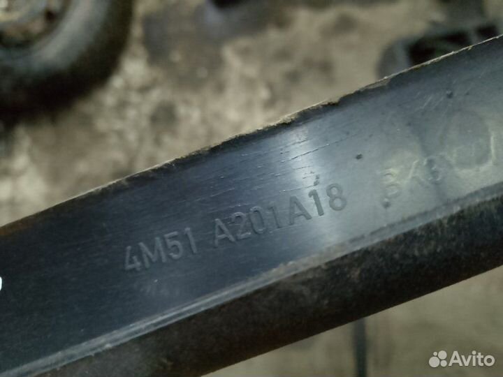 Уплотнитель двери задний правый Ford Focus 2 2