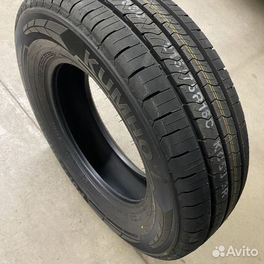 Kumho PorTran KC53 215/70 R15C 109T