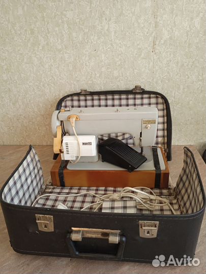 Швейная машинка чайка 132м