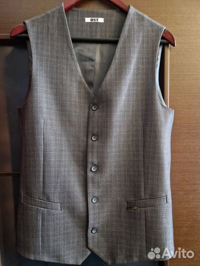 Жилет школьный для мальчика рост 176 (новый)