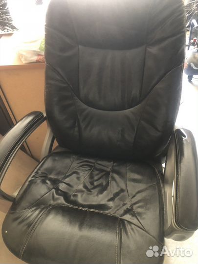 Офисное кресло руководителя