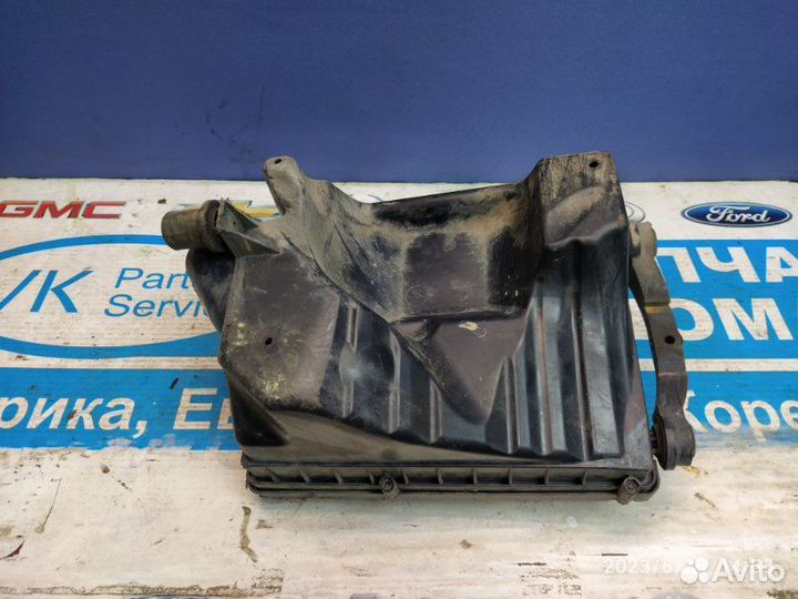 Корпус воздушного фильтра Opel Zafira B 05-15