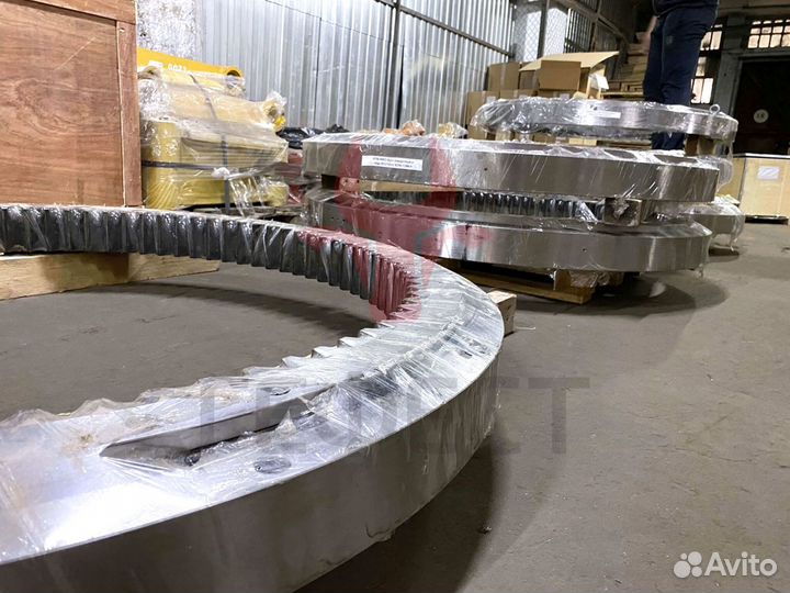 Опорно-поворотный круг Volvo EC140LC