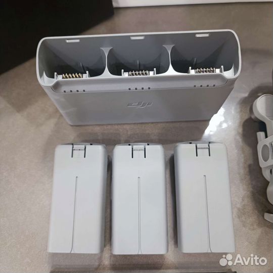 Квадрокоптер DJI Mini 2 fly more combo