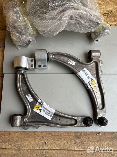 Передний рычаг chevrolet opel 13318884