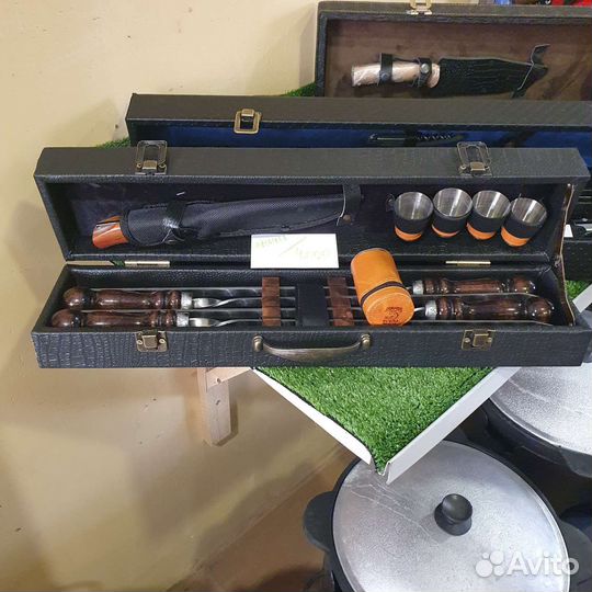 Подарочный набор шампуров в чемодане