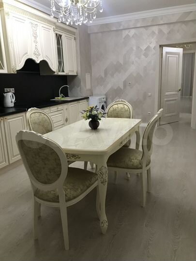 2-к. квартира, 76 м², 1/12 эт.