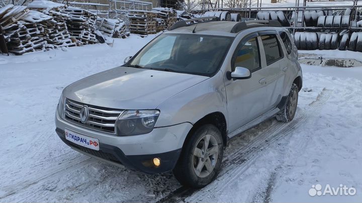 Фара правая Renault Duster 260103738R