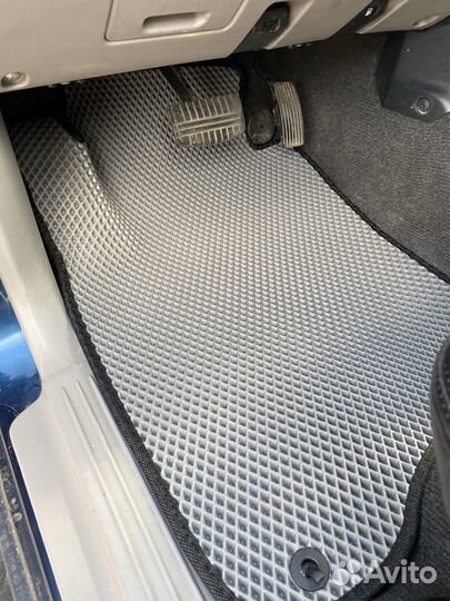 Коврики eva в машину с бортами и без 3d
