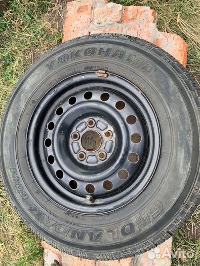 Yokohama Geolandar G045 215/70 R15