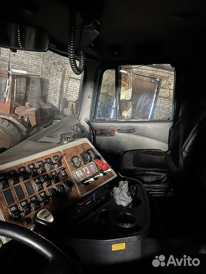 International 9800, 2009
