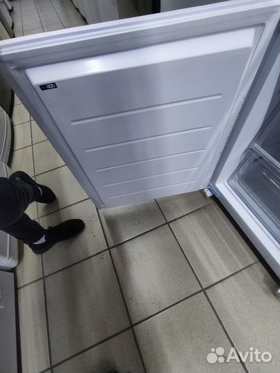 Встраиваемый холодильник dexp BIB220AMA