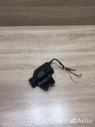 Замок багажника bmw 3 series e90