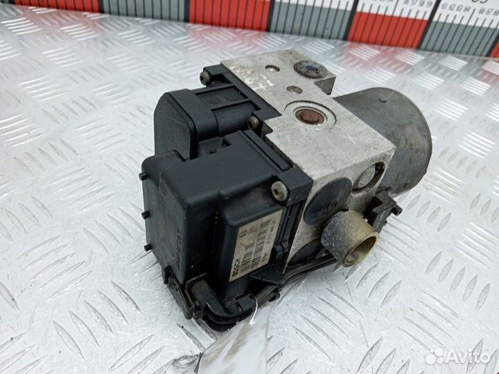 Блок ABS для Volkswagen Passat 5 8E0614111AB