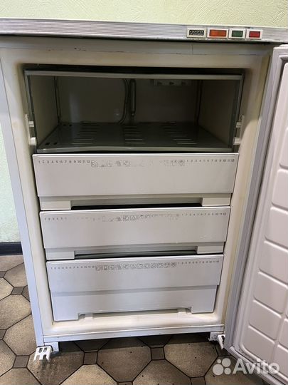 Холодильник Бирюса