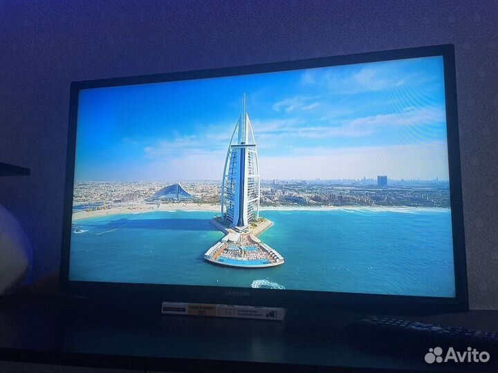 Телевизор 81см SMART tv Samsung в идеале