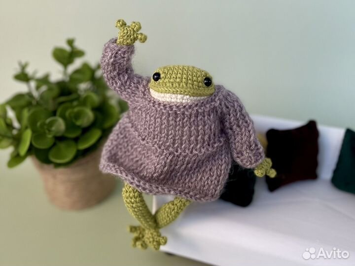 Вязаная лягушка