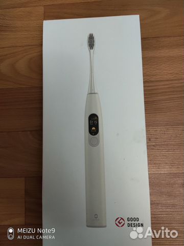 Электрическая зубная щетка новая