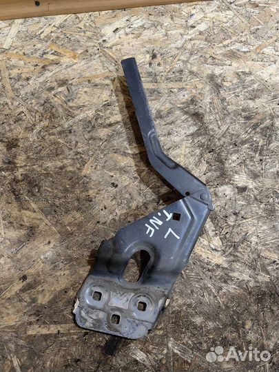 Петля Капота Левая Фольксваген туарег NF 7P6823301