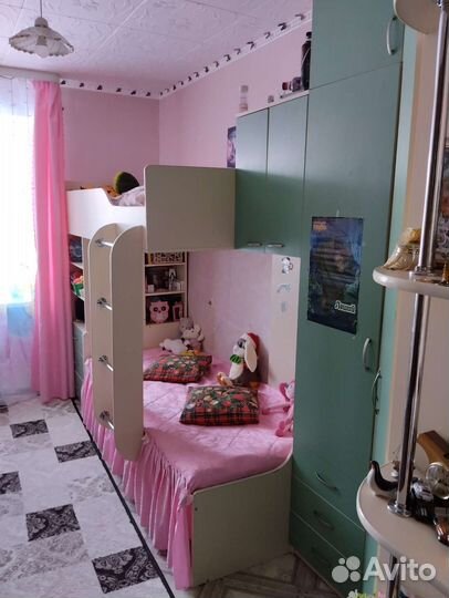 Детская мебель.Кровать и детский гарнитур