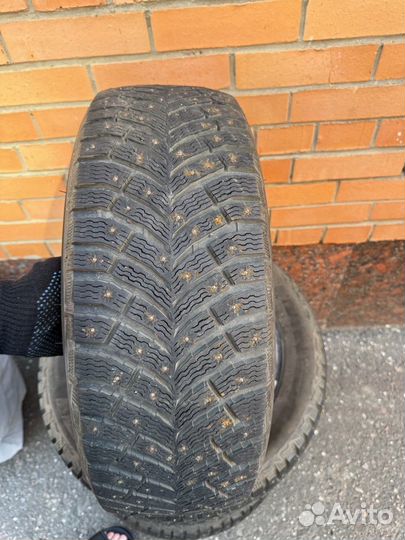 Michelin X-Ice North 4 205/55 R16 94T