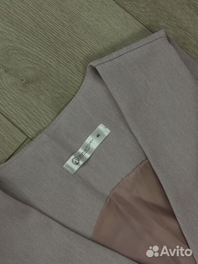 Костюм женский деловой 46