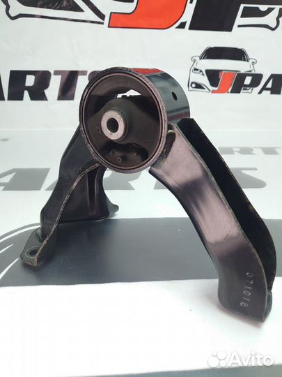 Опора двигателя Mitsubishi Lancer 10