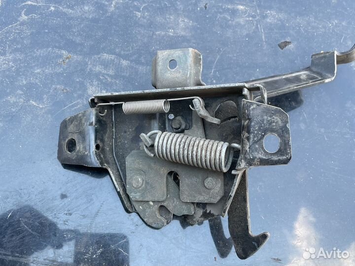 Замок капота солярис