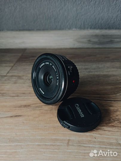 Объектив Canon EF 40mm f2.8 stm