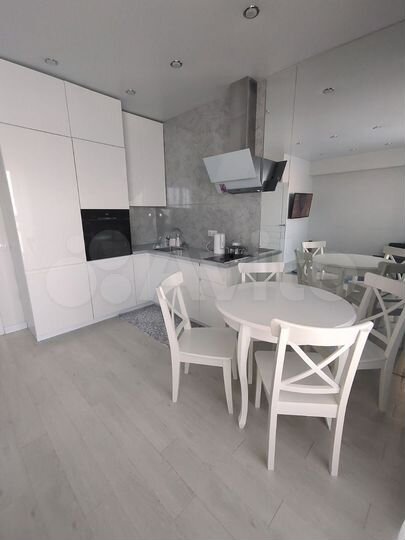 2-к. квартира, 76 м², 6/9 эт.