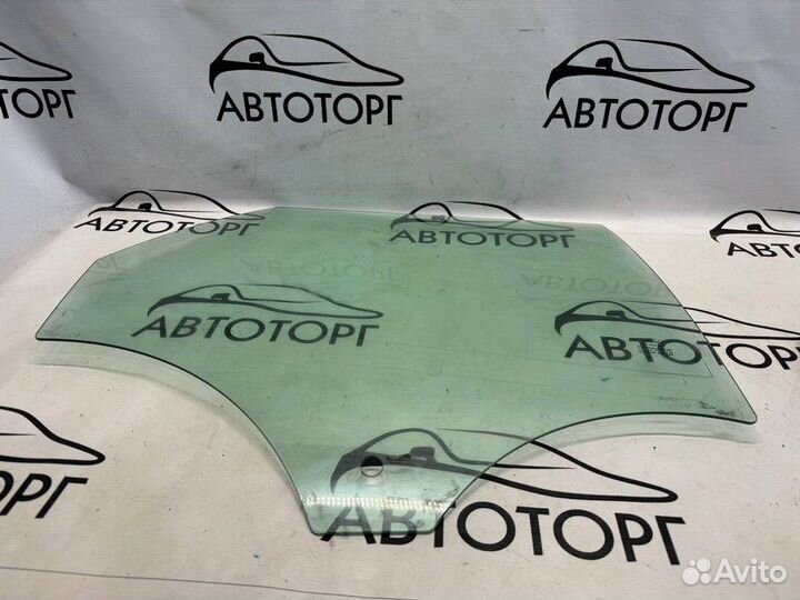 Стекло двери заднее правое Ford Mondeo 4 4