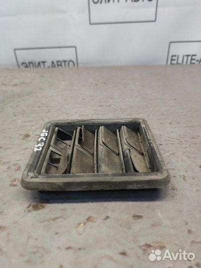 Решетка вентиляционная Jeep Grand Cherokee WK2