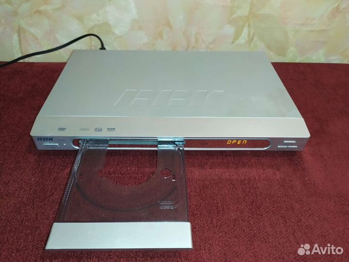 Dvd плеер BBK dv318si