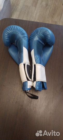 Боксерские перчатки