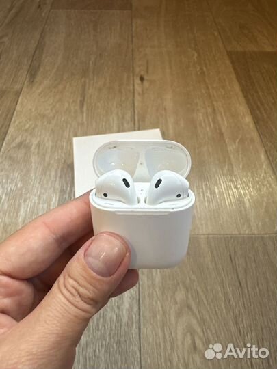 Беспроводные наушники apple airpods