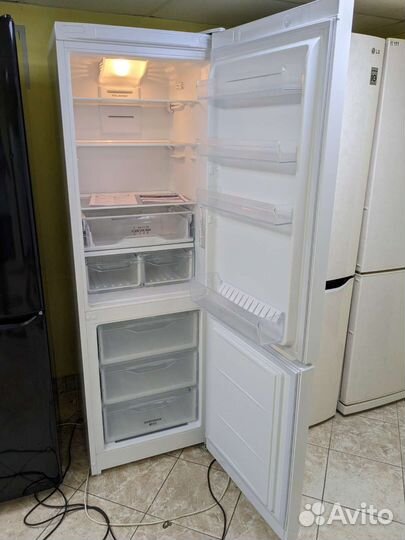 Холодильник Indesit No Frost