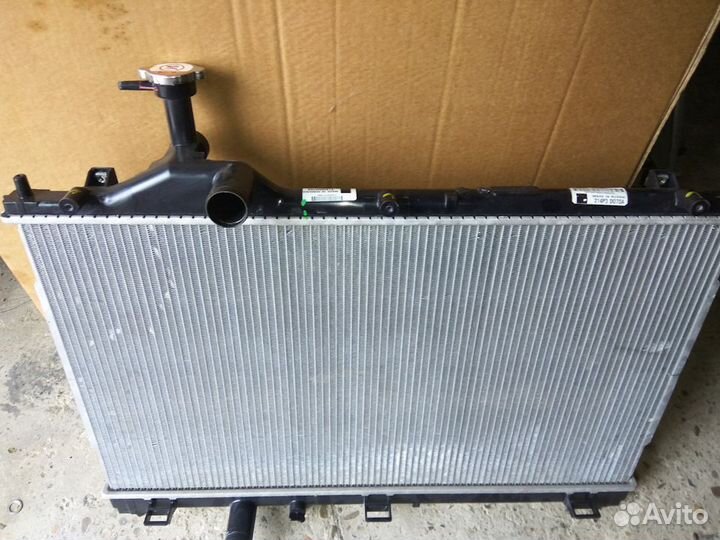 Радиатор охлаждения Mitsubishi Outlander в наличии