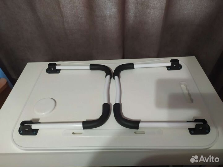 Компьютерный столик для ноутбука