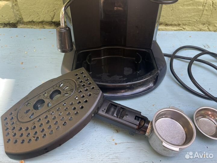 Кофемашина delonghi EC190