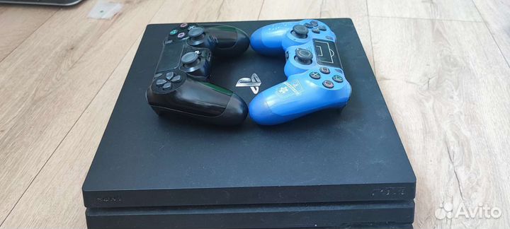 Sony PS4 PRO 1tb + 2 геймпада + PS camera