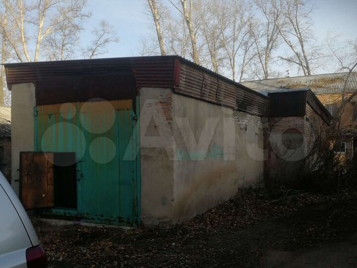 Гараж, > 30 м²