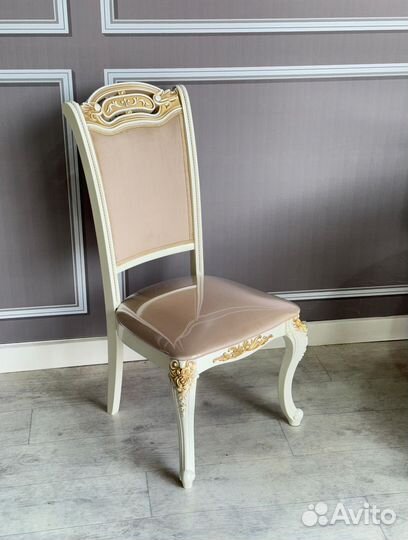 Столы и стулья