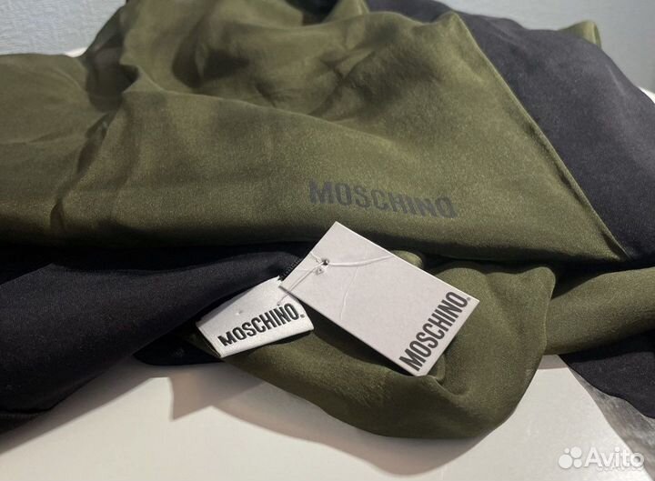 Шарф в стиле moschino зеленый чёрный