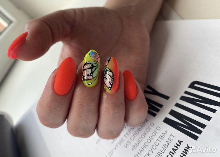 Маникюр в студии