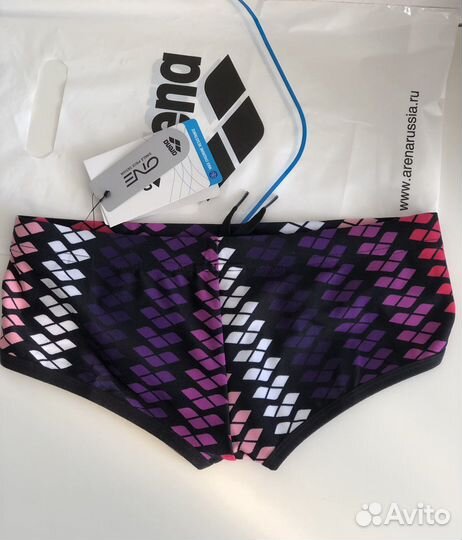 Плавки-шорты новые с заниженной талией Arena