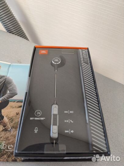 Беспроводные наушники JBL