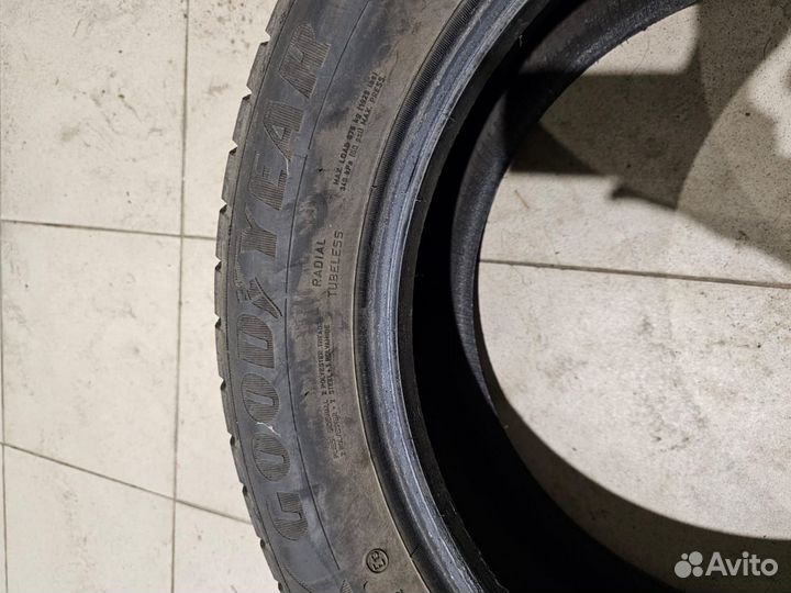 Goodyear UltraGrip Ice 225/60 R17 103T
