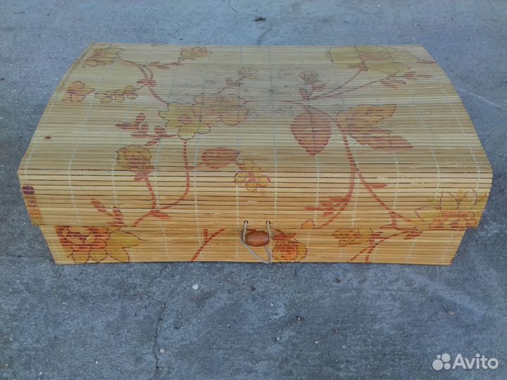 Деревянная шкатулка